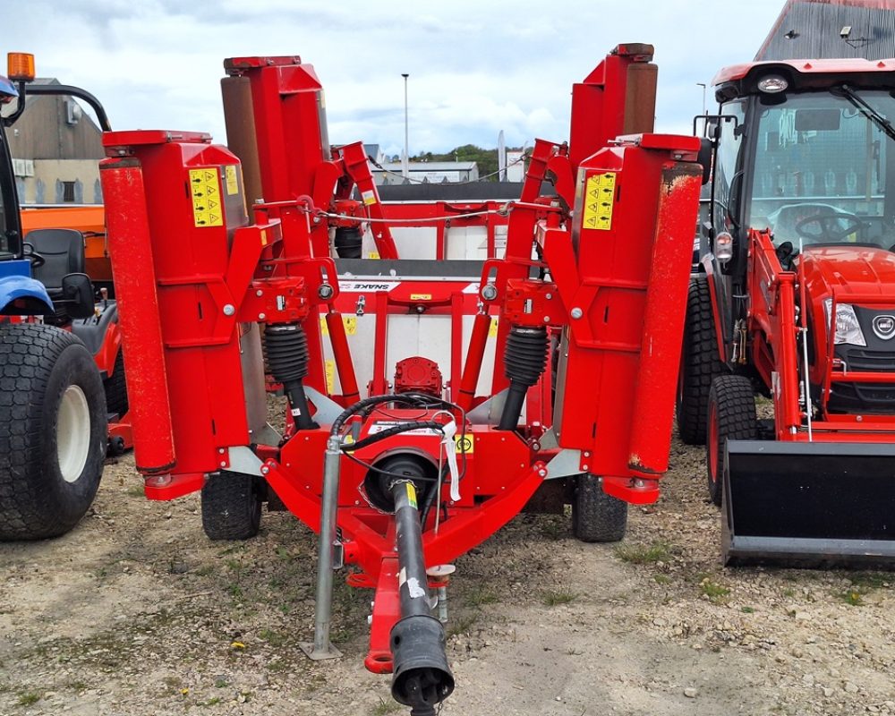 TRIMAX S2 320 SNAKE TRIMAX MOWER DEMO