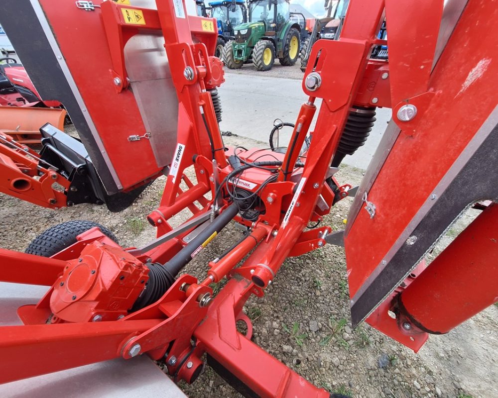 TRIMAX S2 320 SNAKE TRIMAX MOWER DEMO