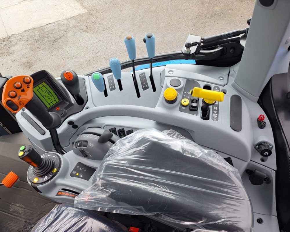 NH TRACTOR T6.180 EC NEW HOLLAND TRACTOR