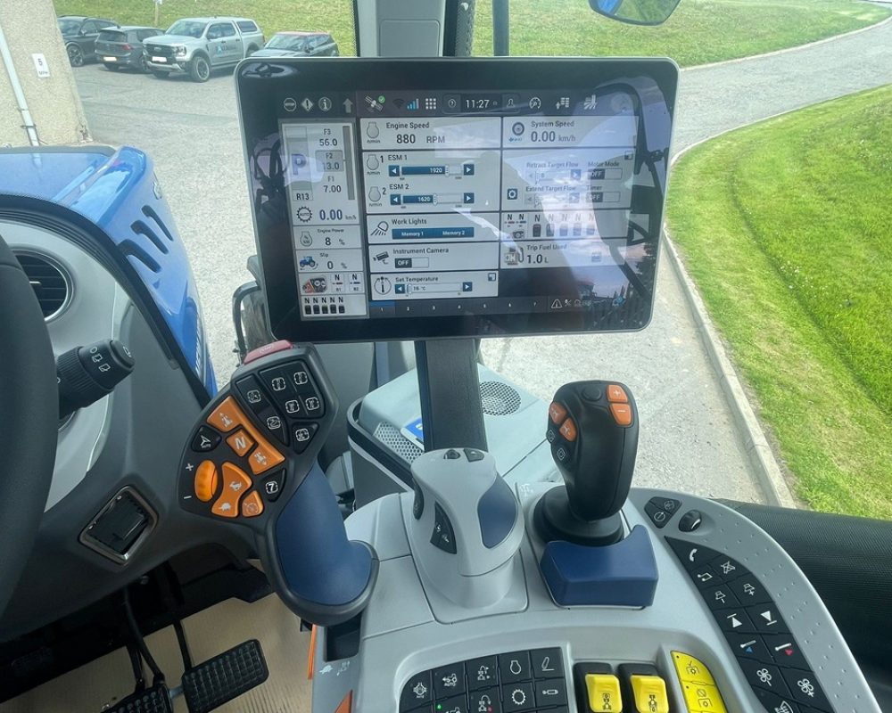 NH TRACTOR T7.245 AC NEW HOLLAND DEMO