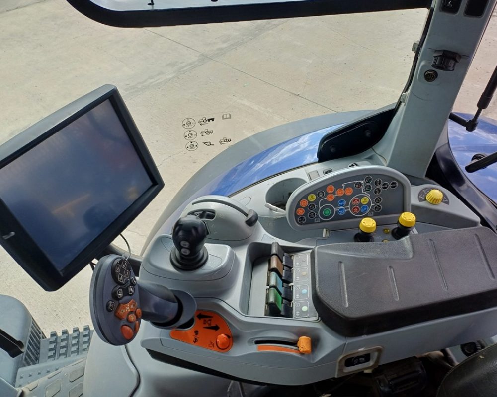 NH TRACTOR T7.270 AC NEW HOLLAND TRACTOR