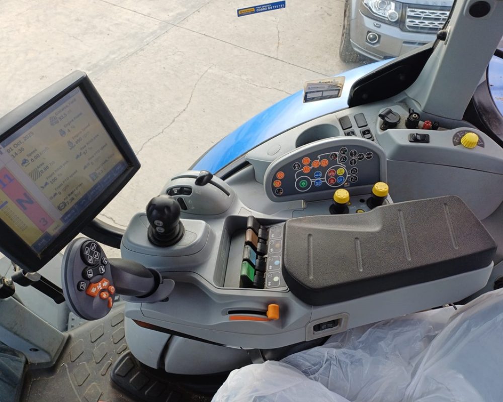 NH TRACTOR T7.245 PC NEW HOLLAND TRACTOR