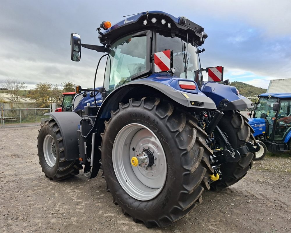 NH TRACTOR T7.270 AC NEW HOLLAND TRACTOR