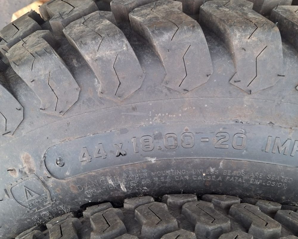 TYRES AND TUBES 1 X SET TURF TYRES