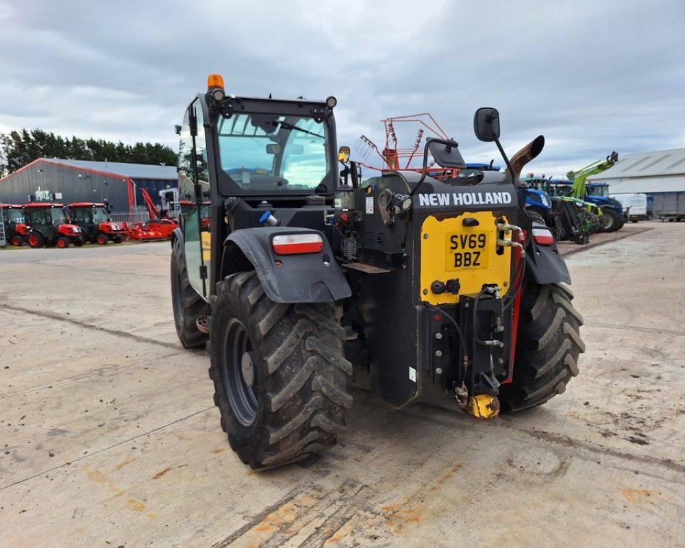 NH TRACTOR TH7.42 NEW HOLLAND HANDLER