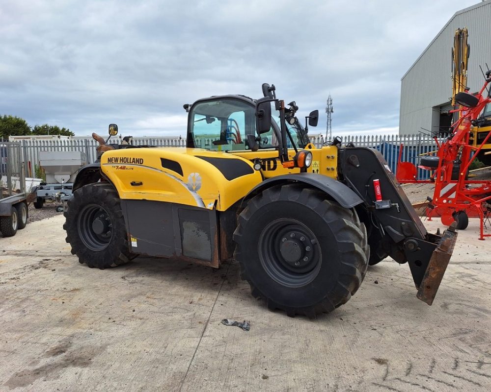 NH TRACTOR TH7.42 NEW HOLLAND HANDLER