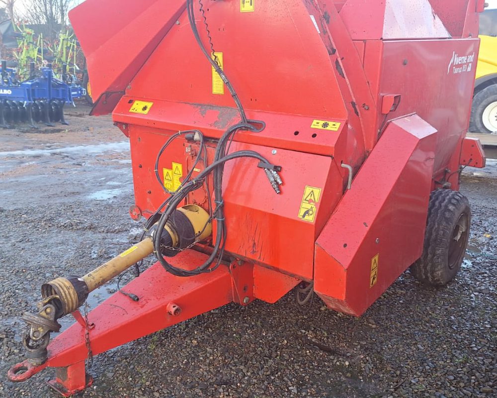 KVERNELAND 853 TAARUP KVERNELAND STRAW