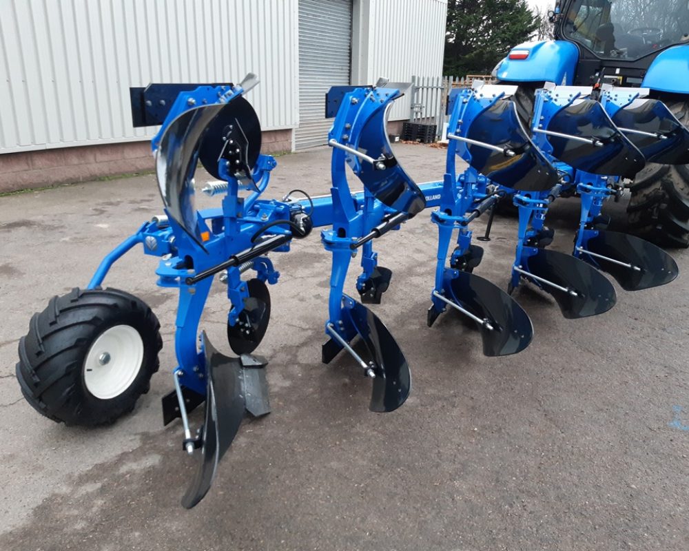 NH IMPLEMENTS PHH5 NEW HOLLAND PLOUGH