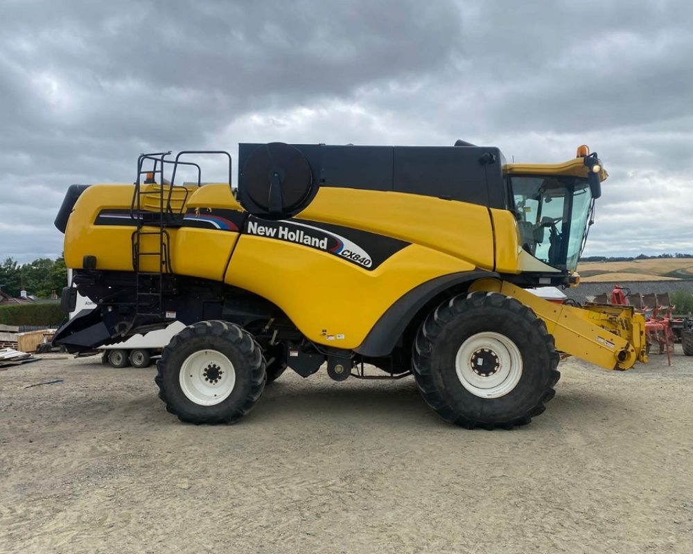 NH HARVESTER CX840 NEW HOLLAND COMBINE
