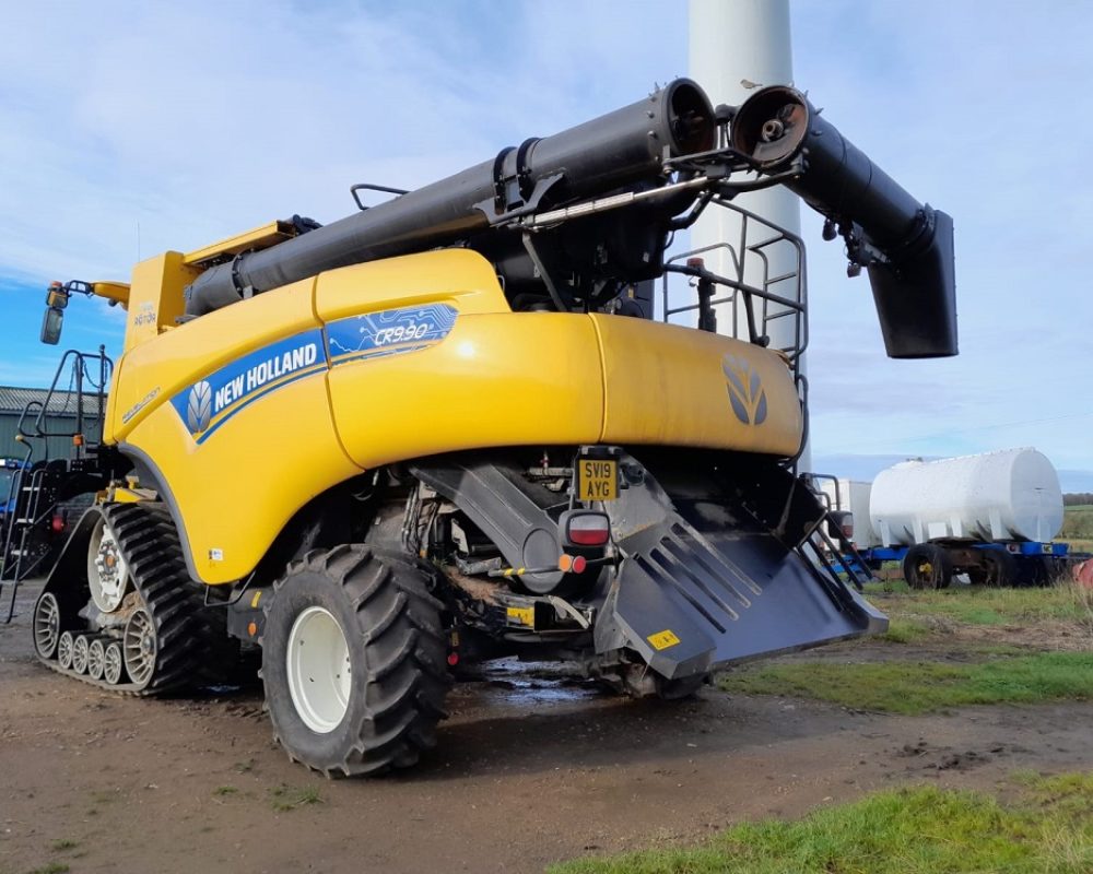 NH HARVESTER CR9.90 NEW HOLLAND COMBINE