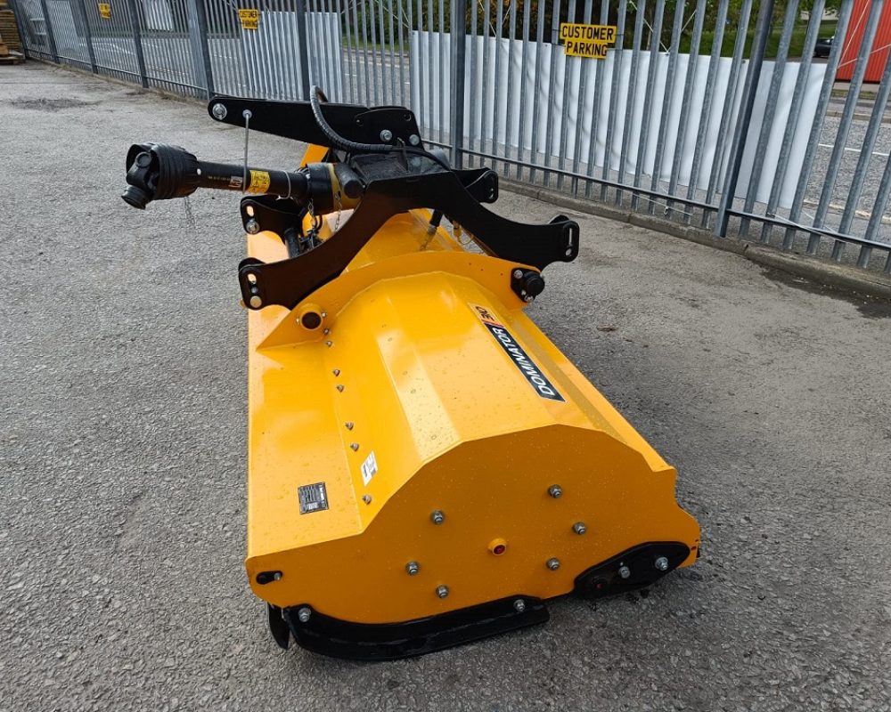 McCONNEL 310 DOMINATOR MCCONNEL MOWER