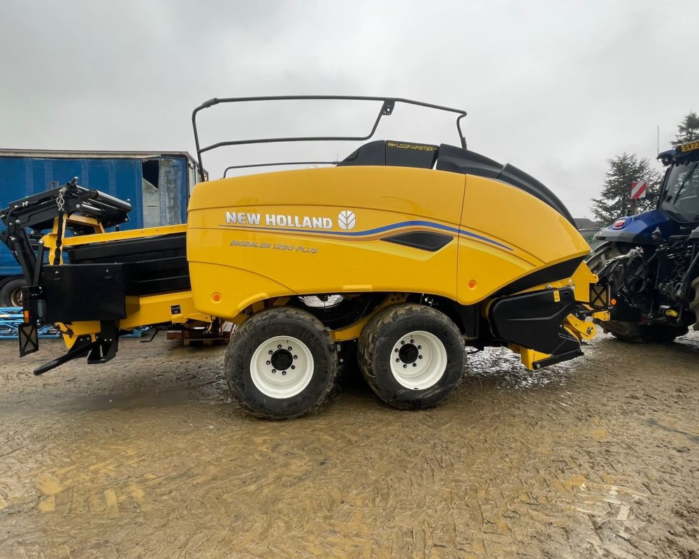 NH HARVESTER BB1290 NEW HOLLAND BALER