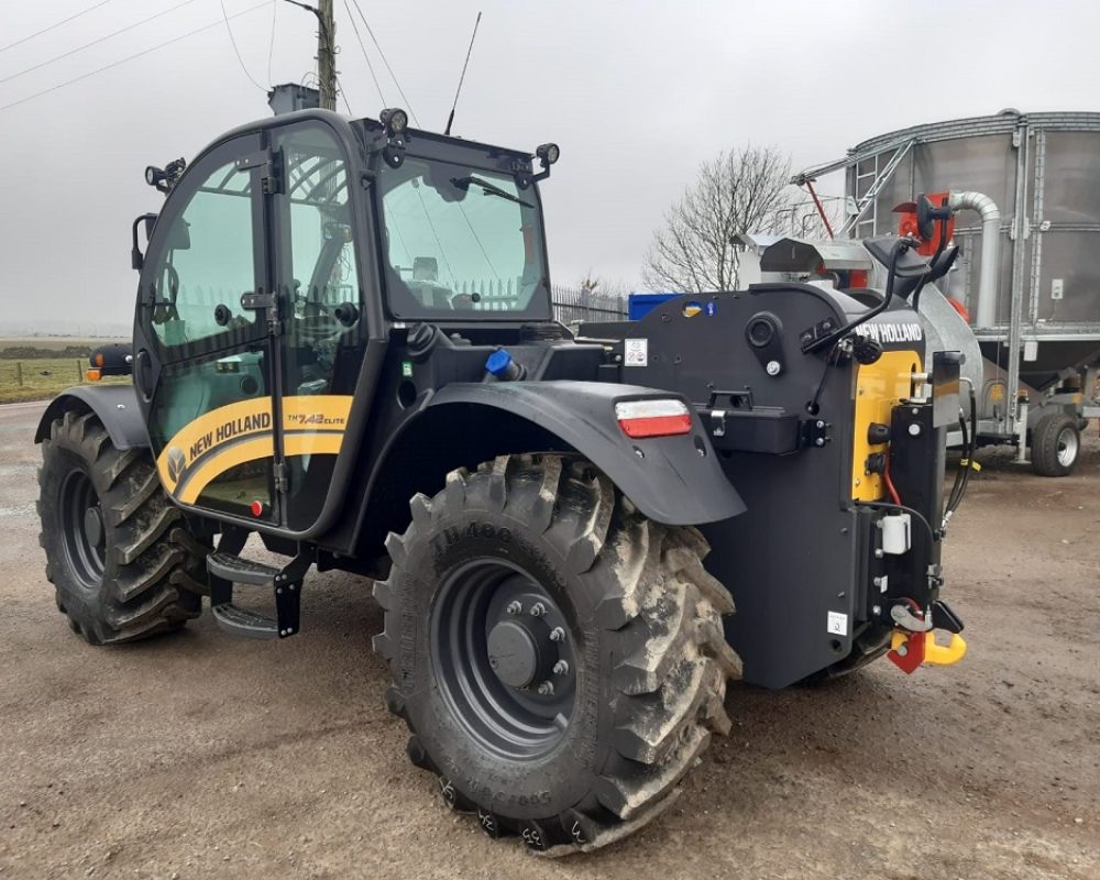 NH TRACTOR TH7.42 NEW HOLLAND HANDLER
