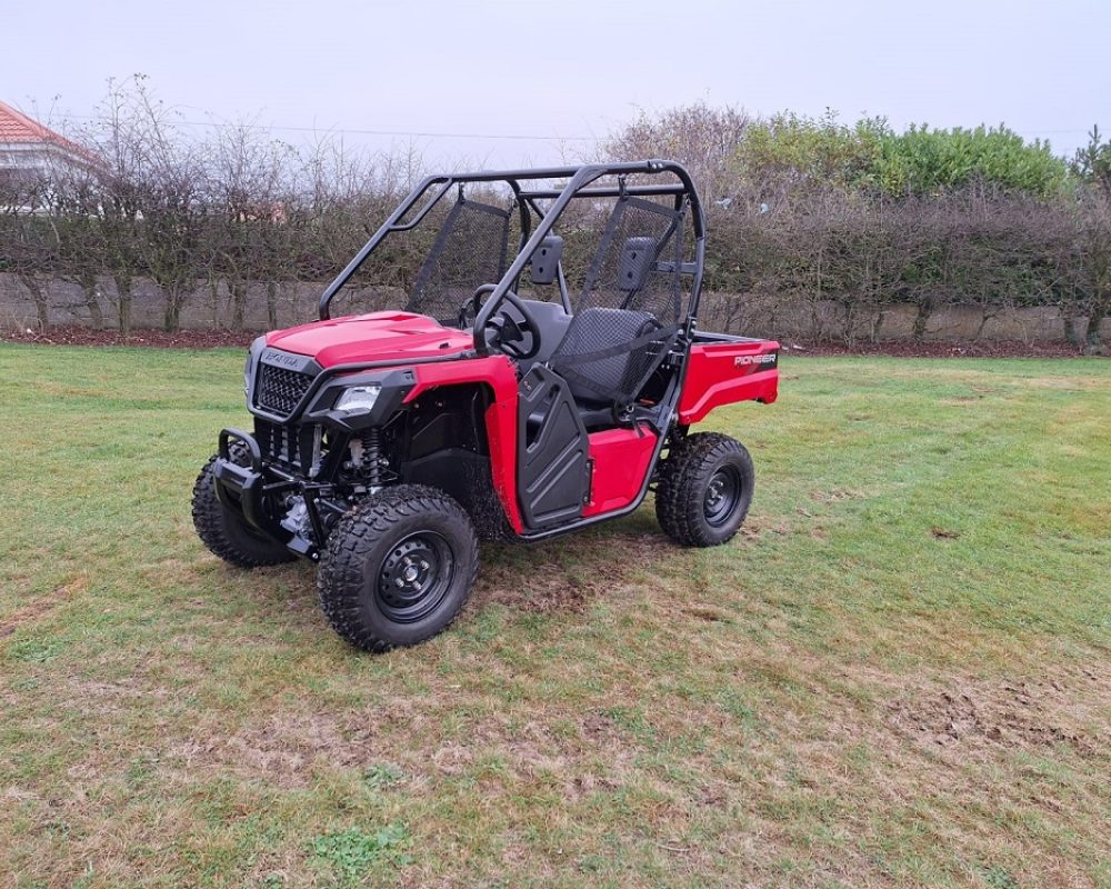 HONDA (UK) PIONEER 520 DEMO HONDA SIDE BY S