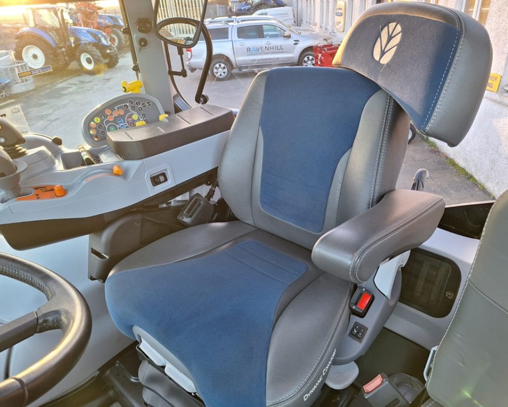 NH TRACTOR T7.225 AC NEW HOLLAND TRACTOR