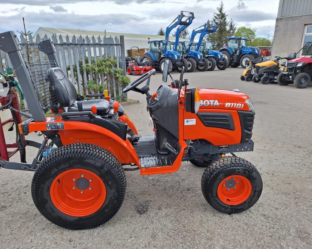 KUBOTA B1181 KUBOTA TRACTOR