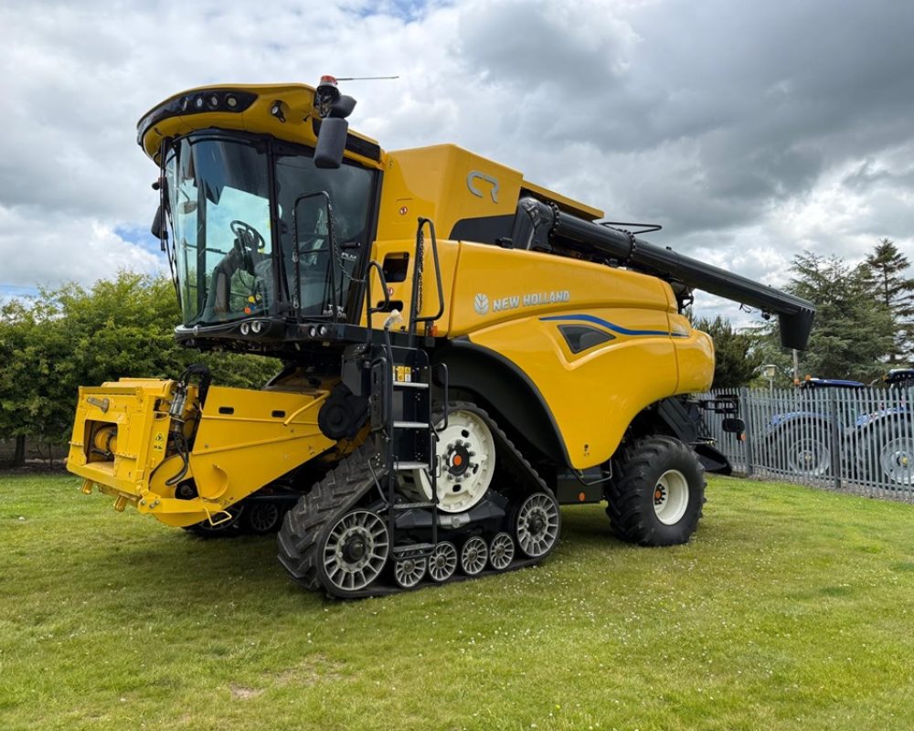 NH HARVESTER CR8.80 NEW HOLLAND BACK UP