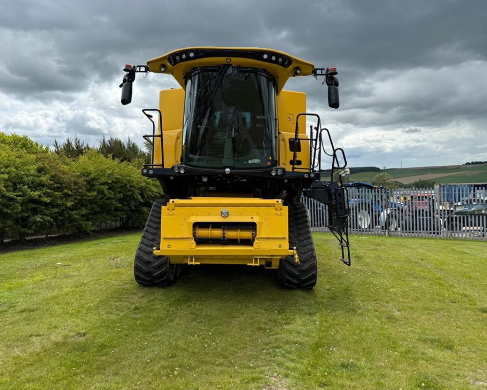 NH HARVESTER CR8.80 NEW HOLLAND BACK UP