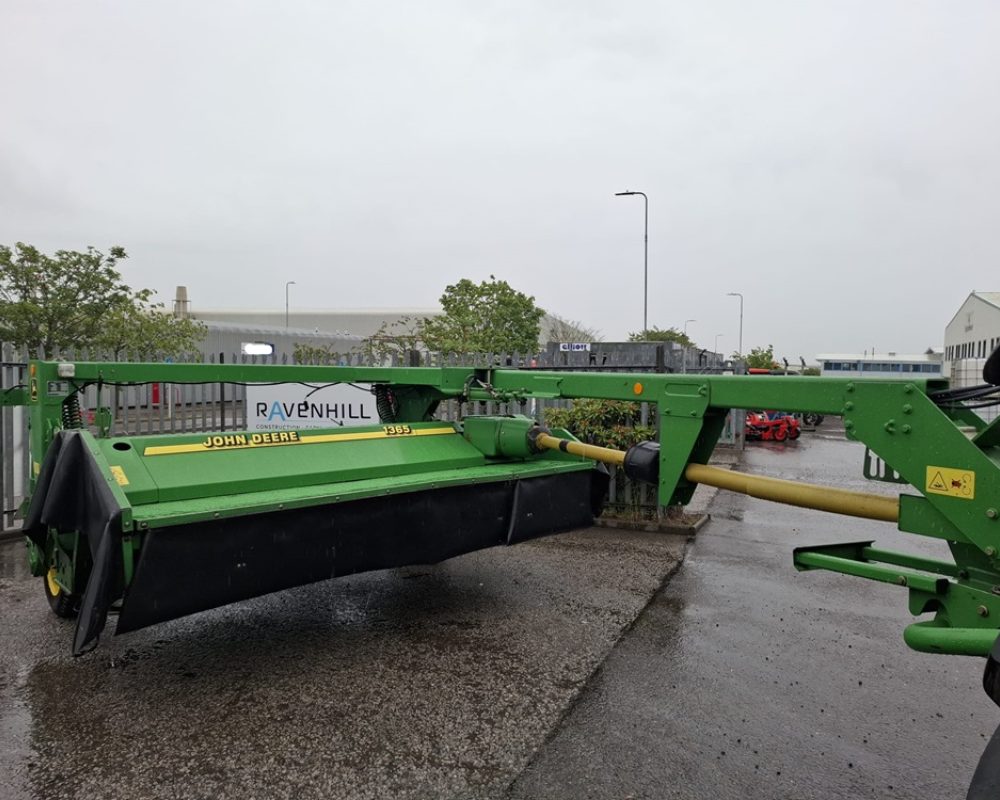 JOHN DEERE 1365 TRAILED MOWER