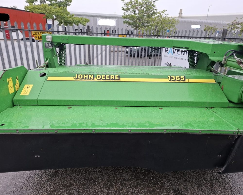 JOHN DEERE 1365 TRAILED MOWER