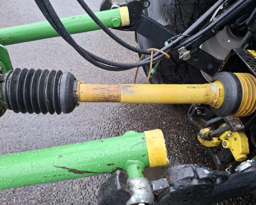 JOHN DEERE 1365 TRAILED MOWER