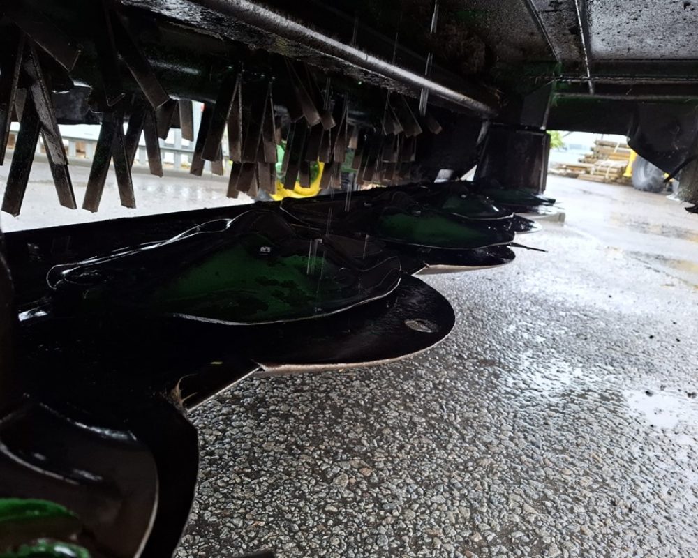 JOHN DEERE 1365 TRAILED MOWER