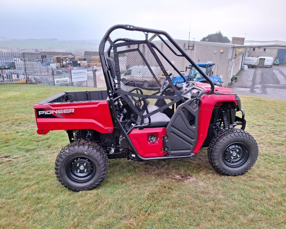 HONDA (UK) PIONEER 520 HONDA SXS520M2 DEMO