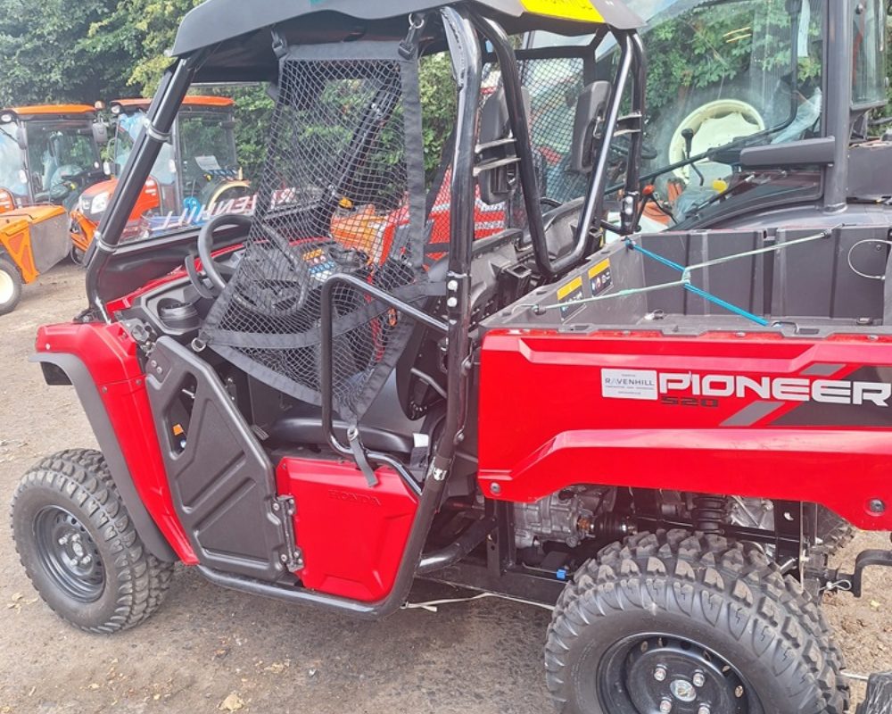 HONDA (UK) PIONEER 520 HONDA SXS520M2 DEMO
