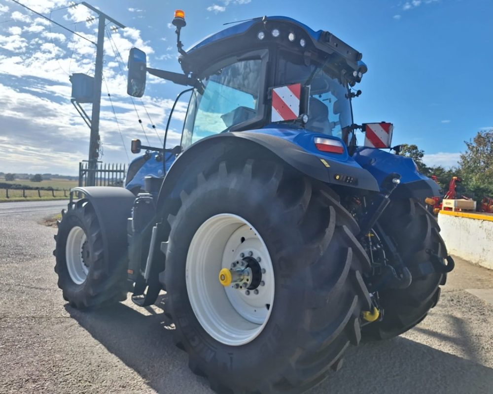 NH TRACTOR T7.245 AC NEW HOLLAND TRACTOR