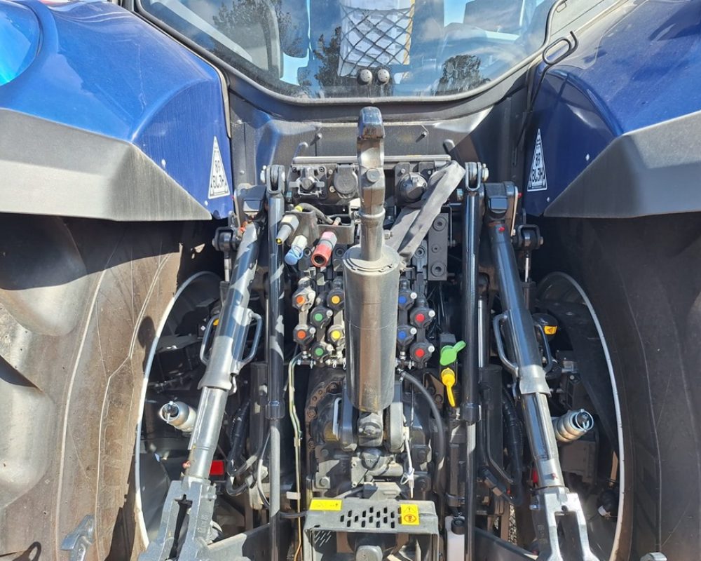 NH TRACTOR T7.300 AC NEW HOLLAND BACK UP