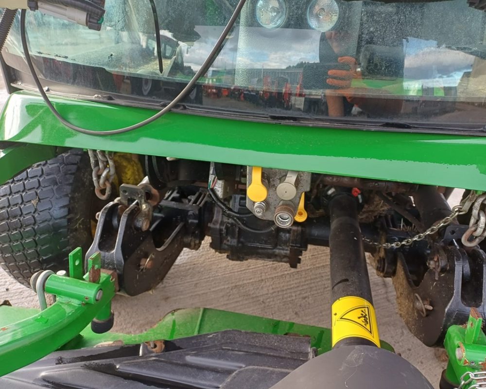 JOHN DEERE 1575 JOHN DEERE MOWER