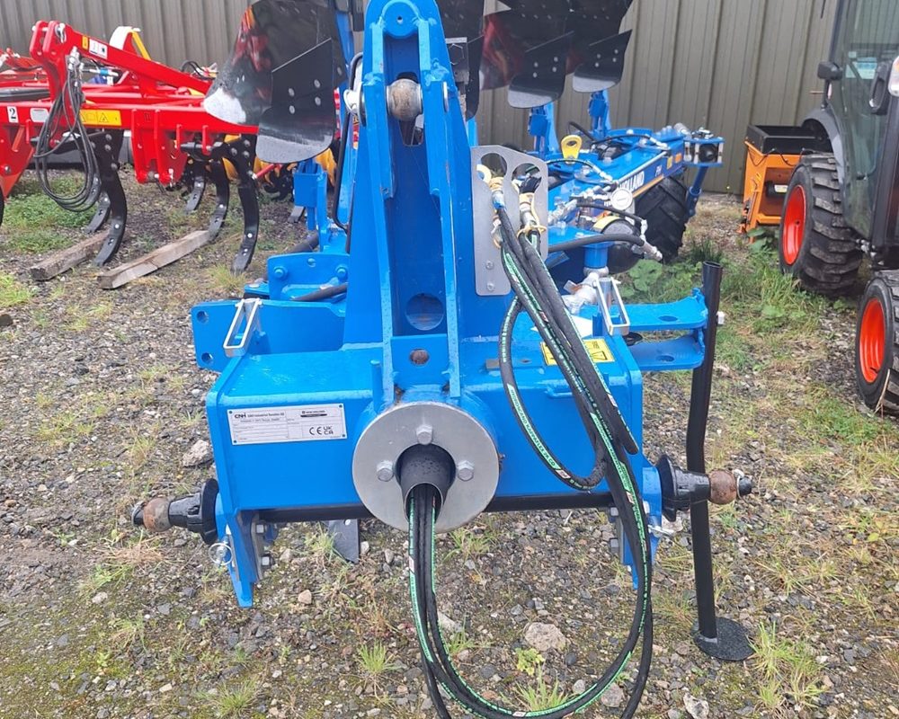 NH IMPLEMENTS PHH4 NEW HOLLAND PLOUGH
