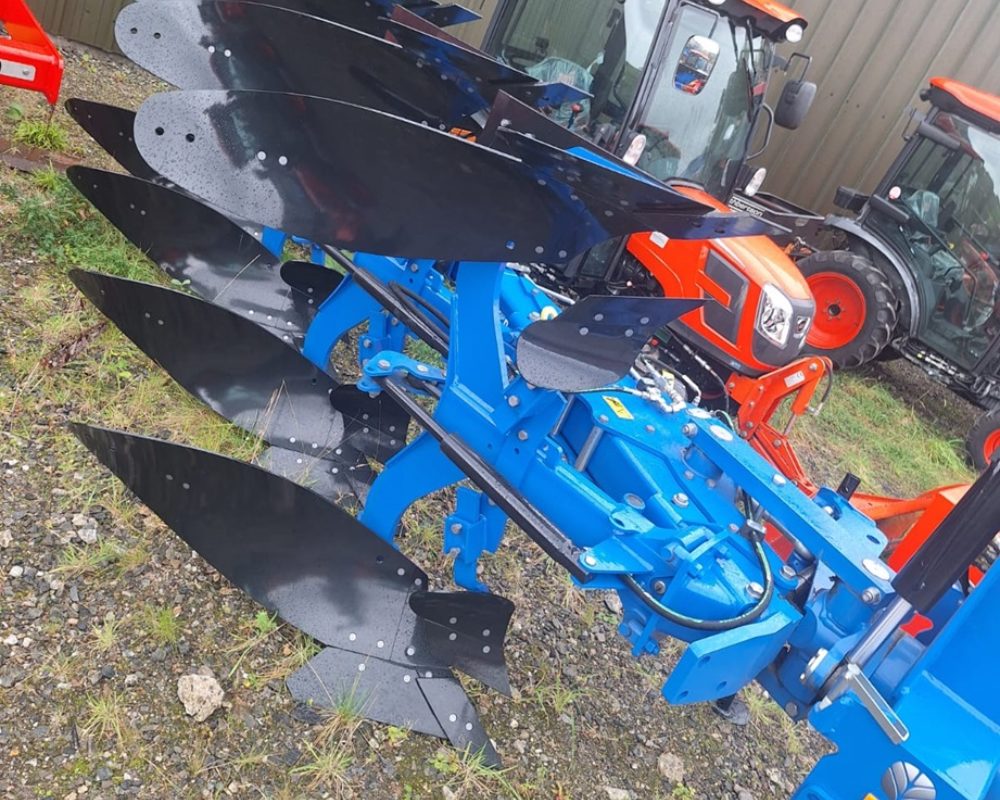 NH IMPLEMENTS PHH4 NEW HOLLAND PLOUGH