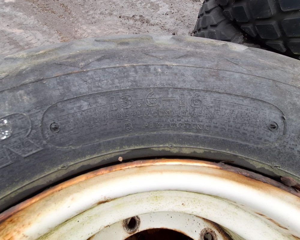 MISCELLANEOUS TURF TYRES TO SUIT NH TN75DA