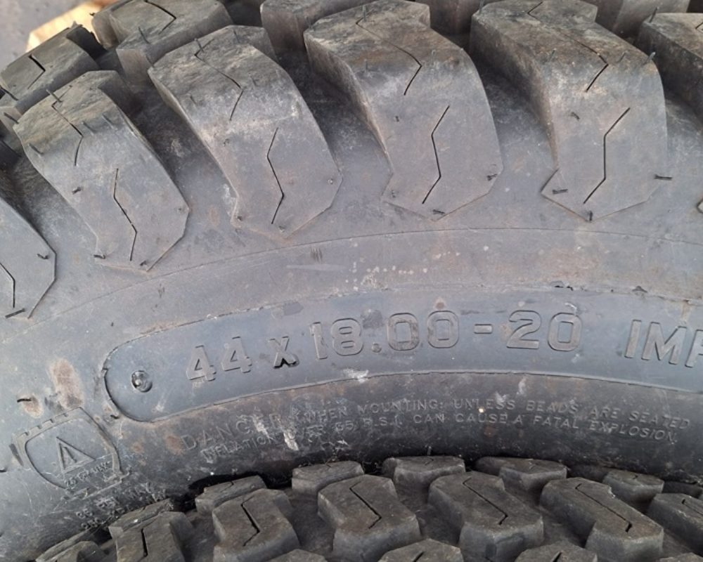 TYRES AND TUBES 1 X SET TURF TYRES
